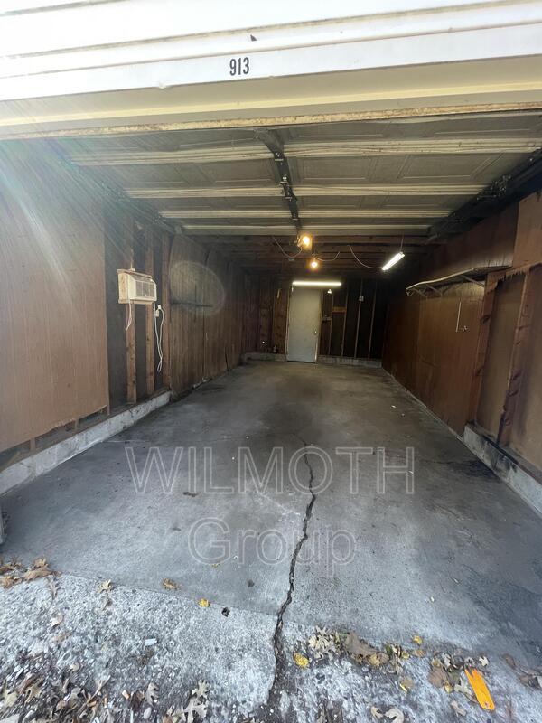 Foto del edificio - 913 N Bosart Ave