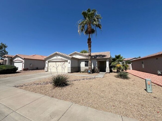 Building Photo - COMING SOON! Spacious 3 Bed 2 Bath Home in...
