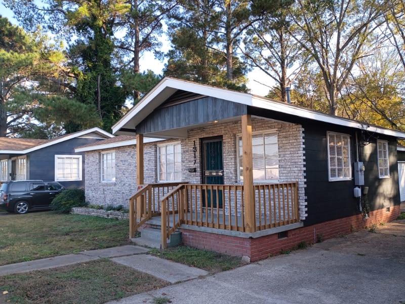 Primary Photo - 1317 Fernwood Dr