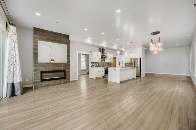 Building Photo - 4736 25th Ave SW