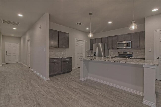 Building Photo - 473 CR 306