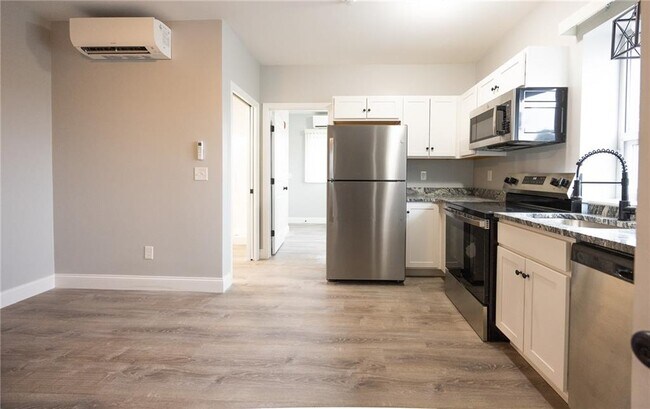 Foto del edificio - 6899 Post Rd