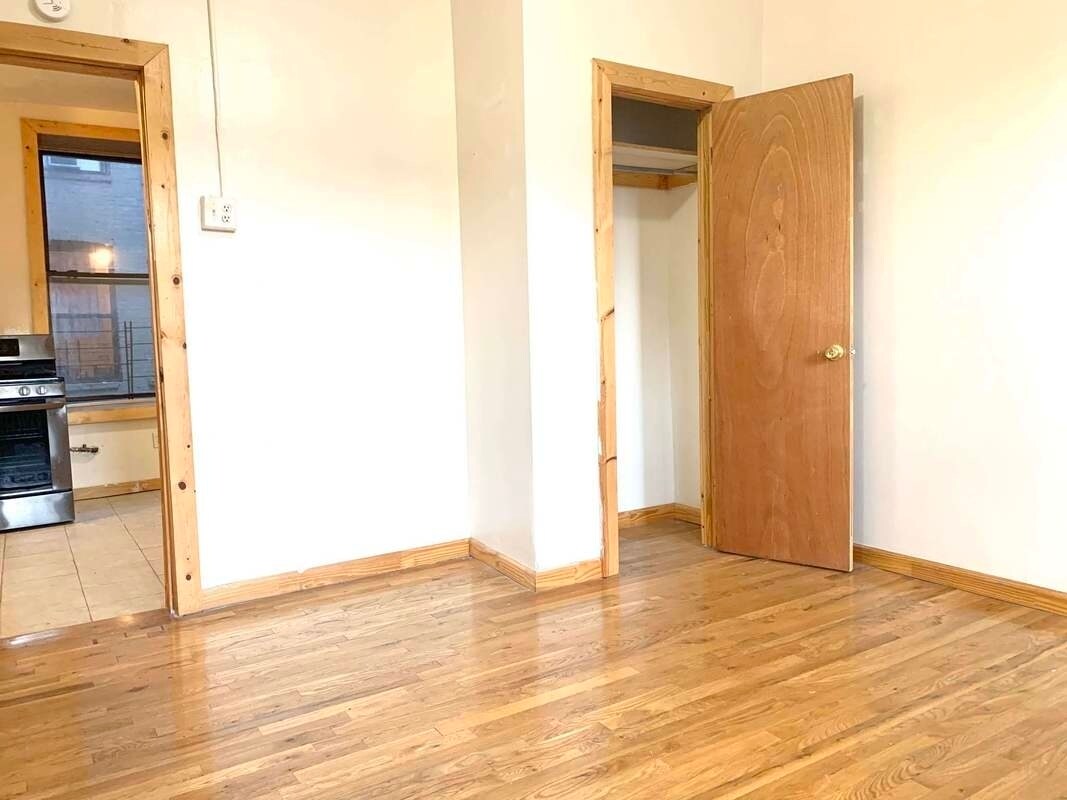Primary Photo - 120 Van Siclen Ave