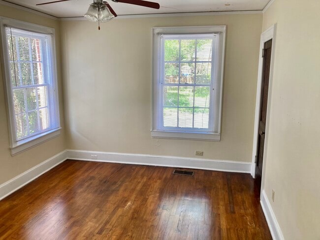 Building Photo - 1115-1125 Magnolia Curv
