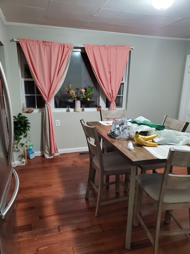 Foto del edificio - 135 Bellingham Ave