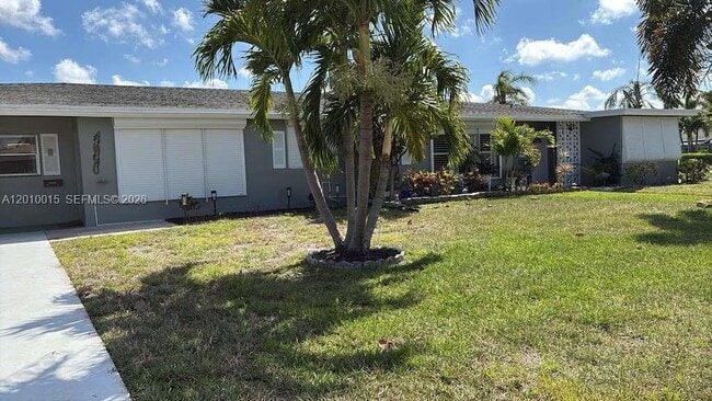 Photo - 775 North Dr House