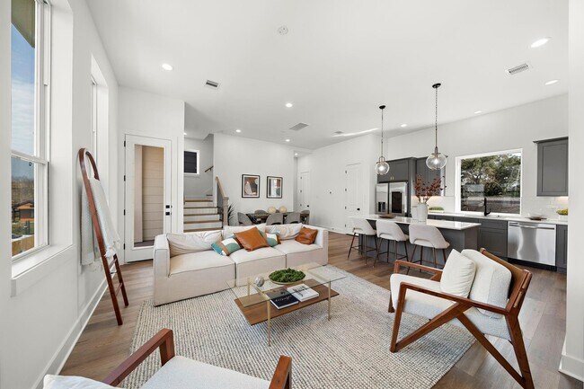 Foto del edificio - 835 Elkhart St