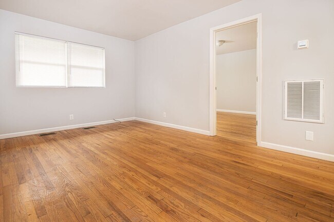 Foto del edificio - Lovely Lakewood Duplex!