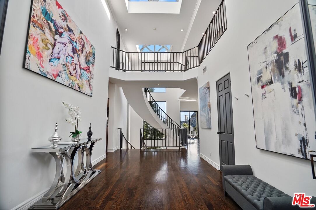 Foto principal - 8262 WOODSHILL Trl