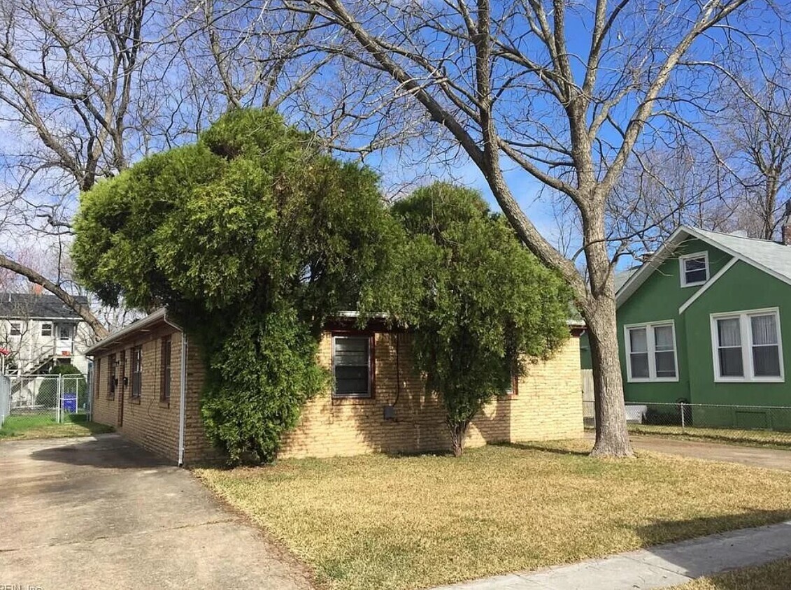 Primary Photo - 9223 Coleman Ave