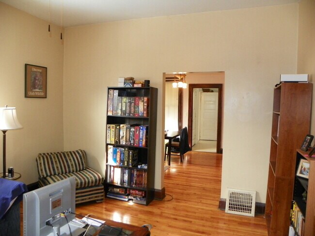 Building Photo - 169 McBoal St W