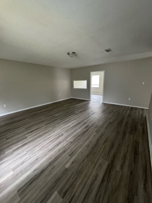 Foto del edificio - 146 Cherokee Cir