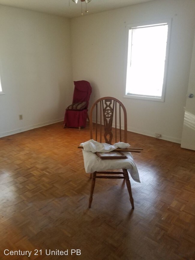 Building Photo - 3 br, 1.5 bath House - 2300 W 37th