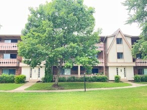 Building Photo - 4 Parkside Ct