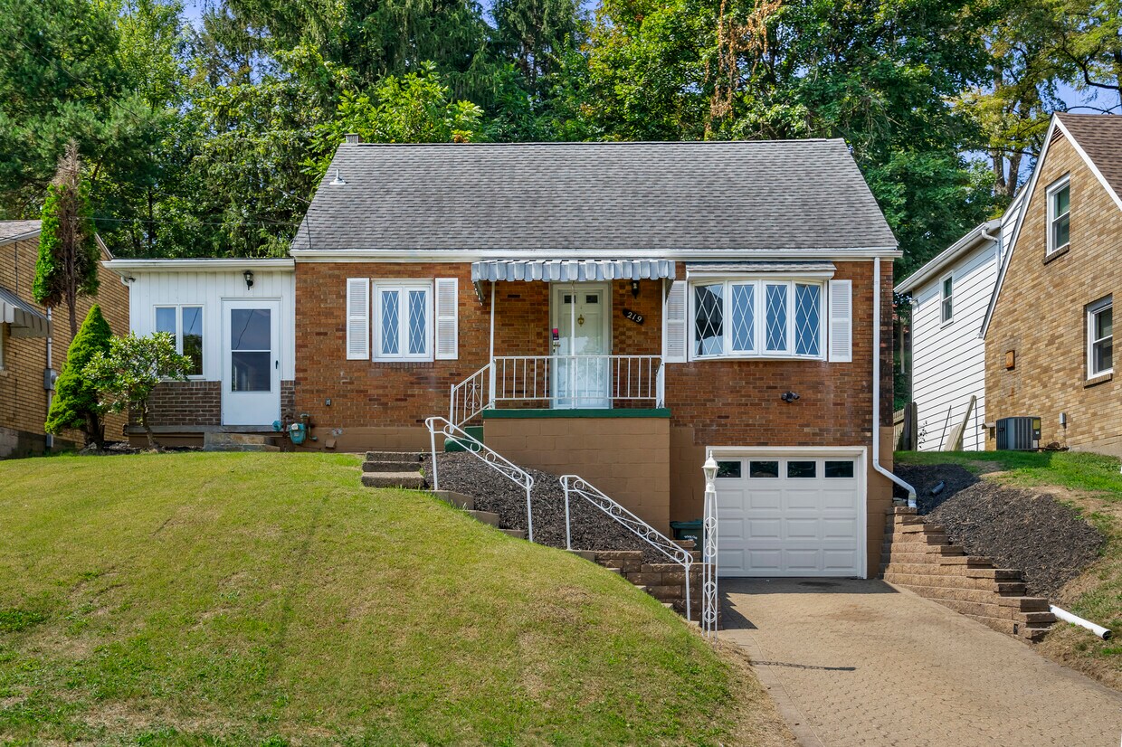 Photo - 219 Carmella Dr (White Oak, PA)