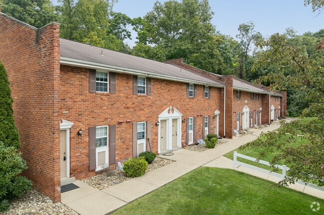 Building Photo - Cabin Hill Place