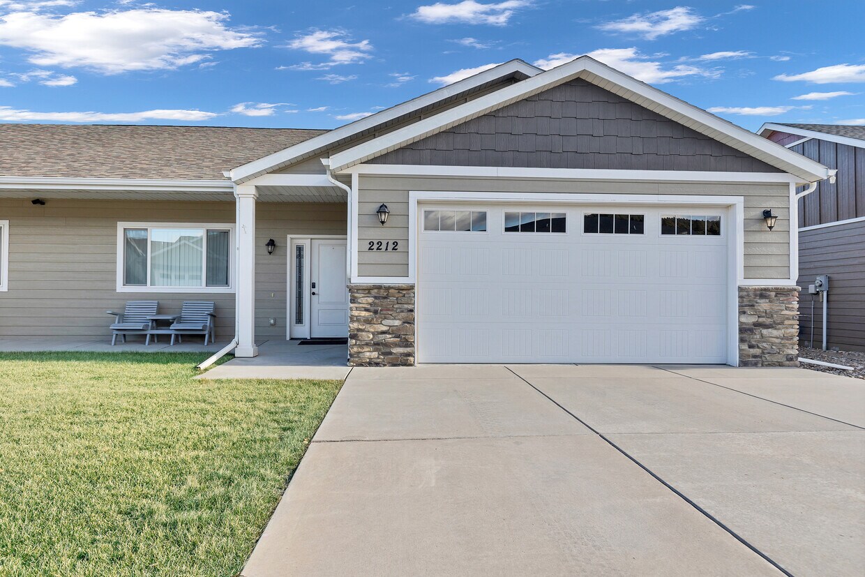 Foto principal - 2212 Splitrock Rd