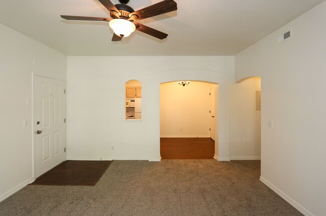 Building Photo - 2 Bedroom Condo in Downtown SLC