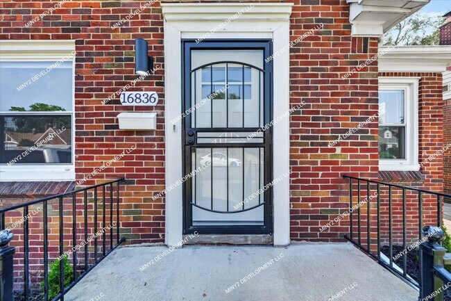 Foto del edificio - 16836 Rutherford St