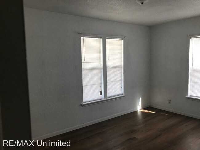 Building Photo - 4 br, 2 bath House - 103 Holy Cross