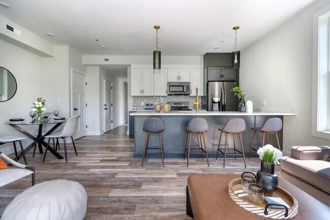 Foto del edificio - 19 W Tremlett St