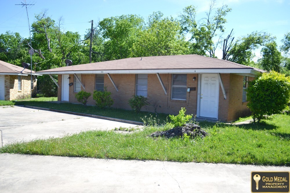 Foto del edificio - 802 Pecan Cir