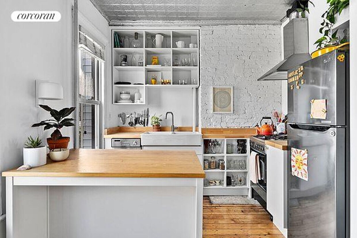 10 Orient Ave, Brooklyn, NY 11211 House Rental in Brooklyn, NY