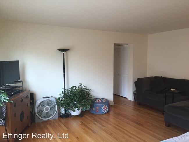 Foto del edificio - 8042 Knox Ave