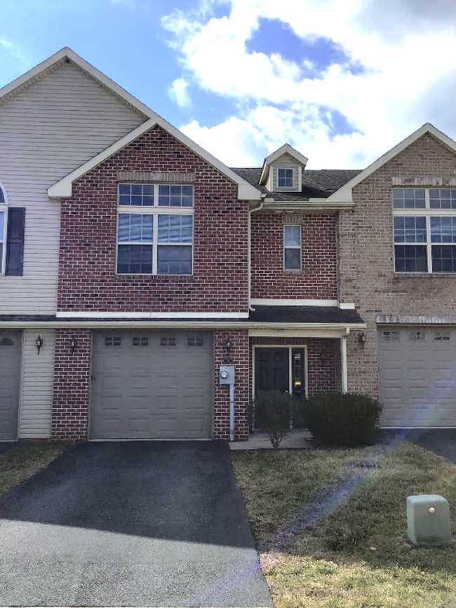 Building Photo - 241 Meriweather Dr