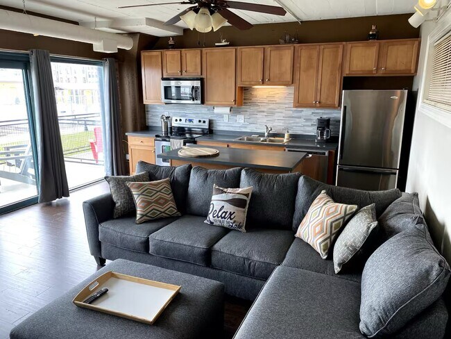 Foto del edificio - 401 W Shoreline Dr