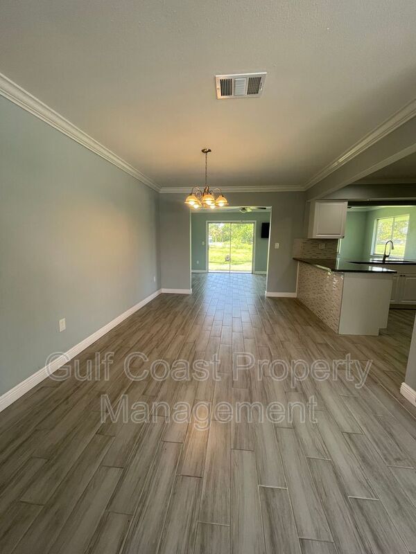 Building Photo - 3365 Avanti Cir