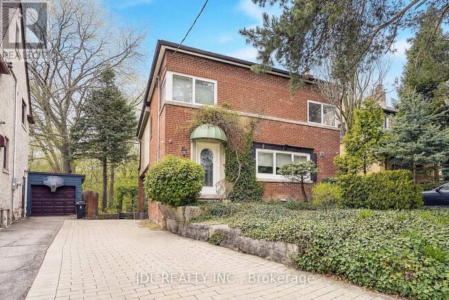 Building Photo - 6 Nesbitt Dr