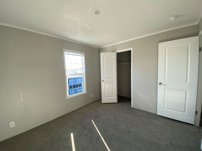 Building Photo - 3363 Bissell Rd