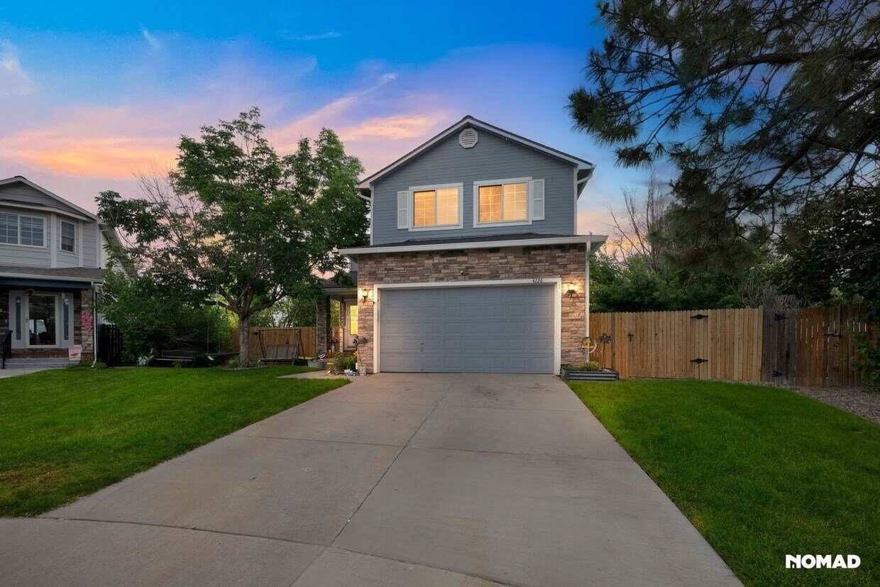 Spacious 4BR House in Aurora - Spacious 4BR House in Aurora