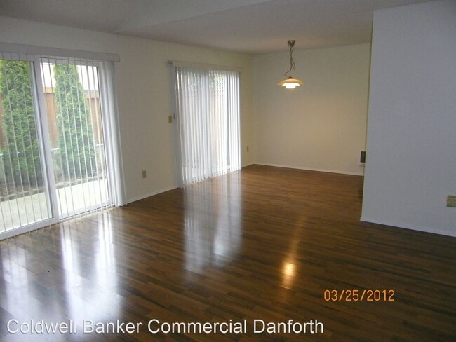 Building Photo - 2 br, 1.5 bath House - 15930 3rd Place SW,...