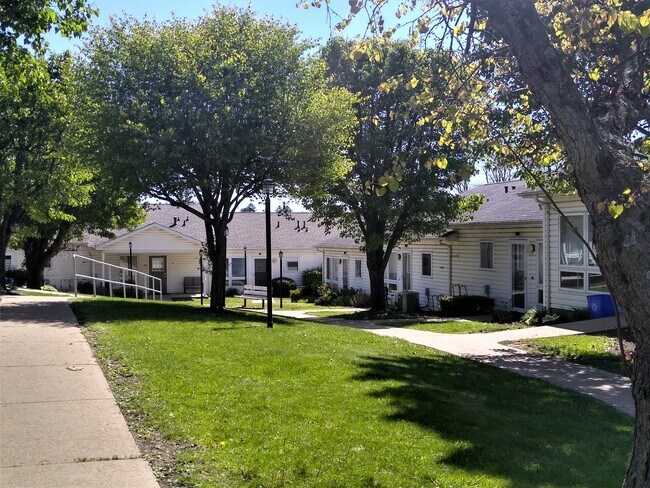Building Photo - Courtyard