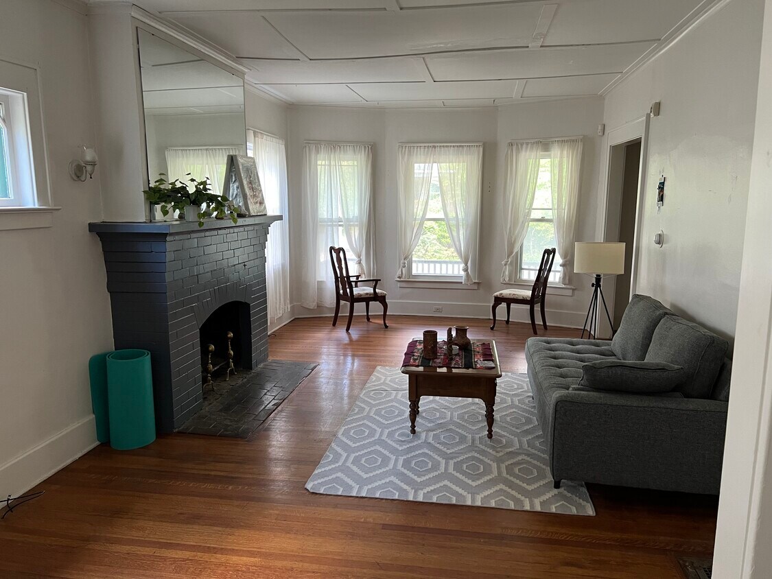 Living Room - 734 Allen St