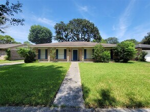 Building Photo - 9322 Fairdale Ln