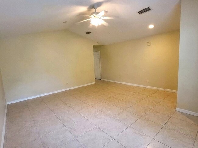 Building Photo - 4806 51st Ct