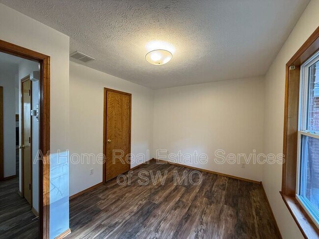 Foto del edificio - 5134 S Old Wire Rd