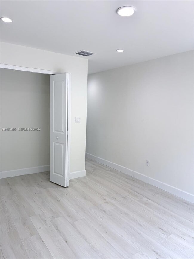 Building Photo - 3809 SW 82nd Ave