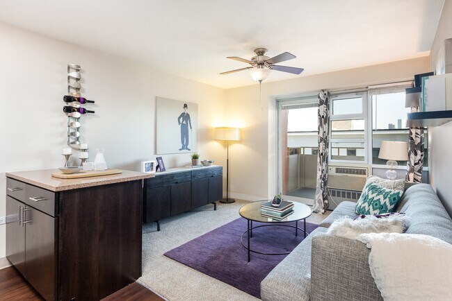 Foto del edificio - Baker Tower Apartments