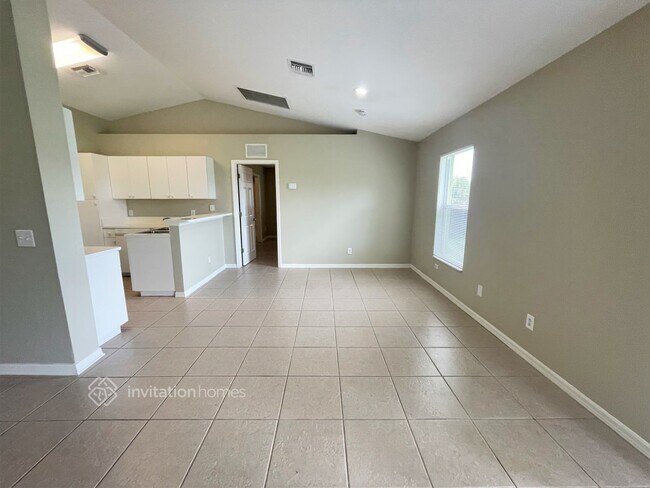 Building Photo - 813 SW 10th Pl