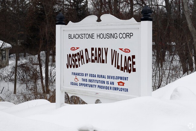 Foto del edificio - Joseph D. Early Village