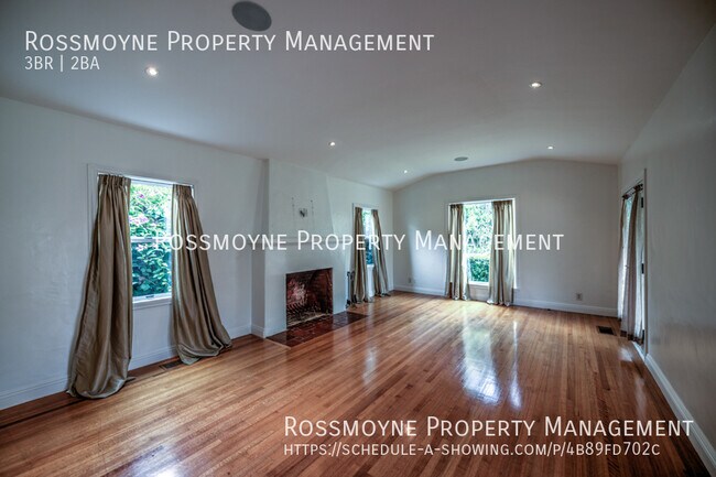 Foto del edificio - 10856 Wellworth Ave