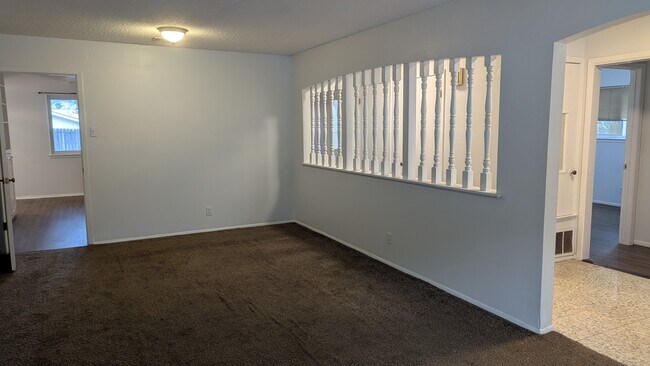 Foto del edificio - 3215 Quakertown Dr