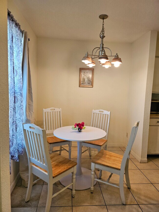 Foto del edificio - 4202 Brigadoon Cir