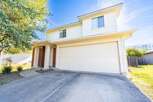 Building Photo - 4-Bedroom Comfort Near Airport, Eats & Entertainment