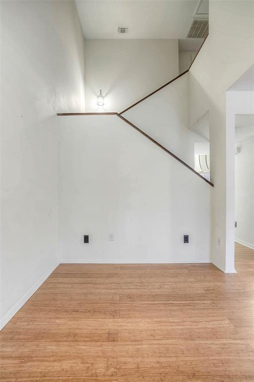 Foto del edificio - 502 Hickory Dr