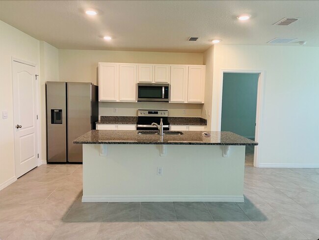 Foto del edificio - 5256 Greenheart Ave